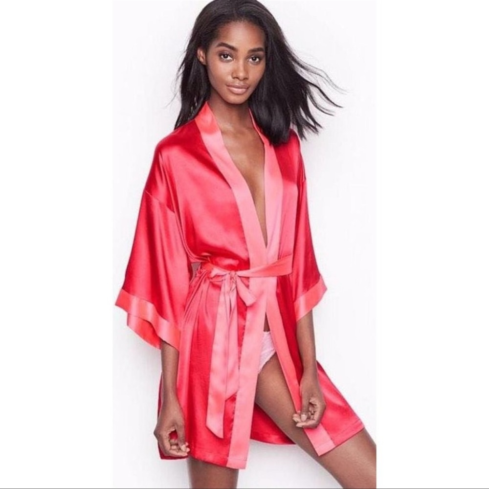 Victoria’s Secret hot pink kimono